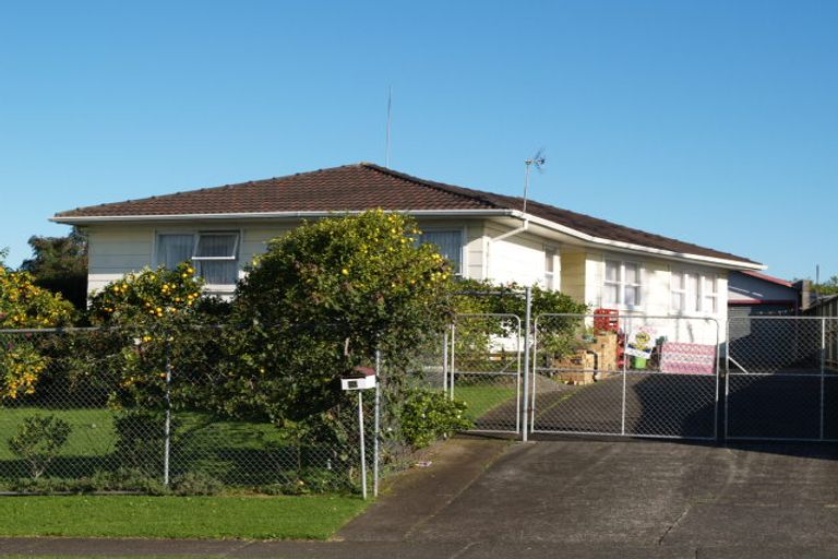 Photo of property in 22 Chadwick Crescent, Mangere East, Auckland, 2024