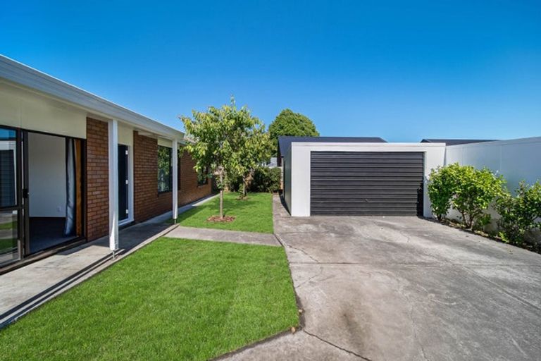 Photo of property in 1/14 Radnor Street, St Albans, Christchurch, 8014