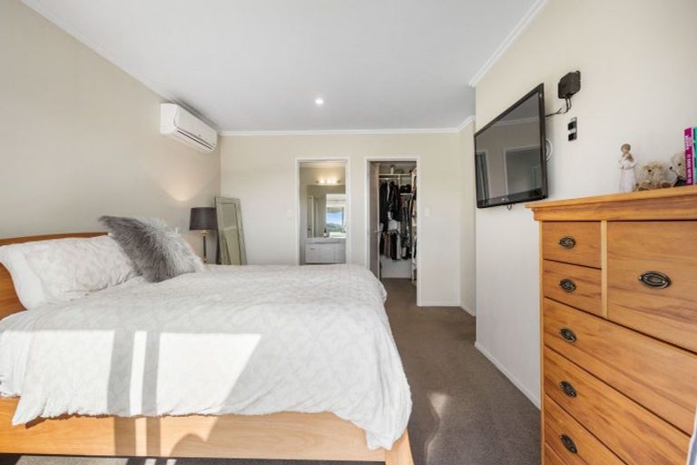 Photo of property in 47 Chamberlain Road, Bombay, 2675