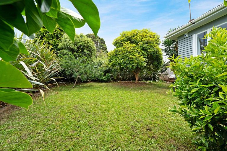 Photo of property in 4149 Great North Road, Glen Eden, Auckland, 0602