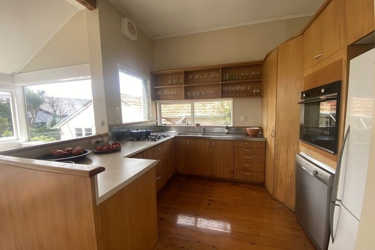 Photo of property in 151 Grafton Road, Roseneath, Wellington, 6011