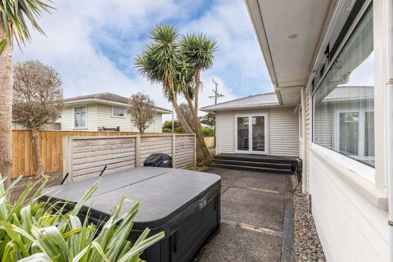 Photo of property in 6 Belair Avenue, Blagdon, New Plymouth, 4310