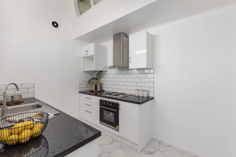 Photo of property in 35 Hanson Grove, Stokes Valley, Lower Hutt, 5019