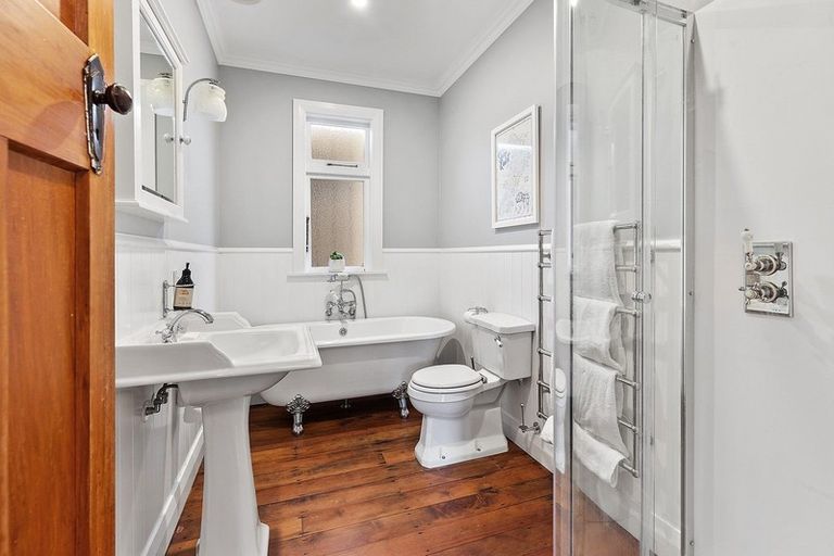 Photo of property in 90 Melbourne Road, Island Bay, Wellington, 6023