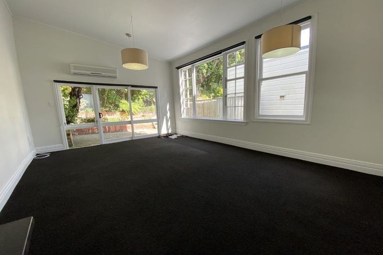 Photo of property in 8 Russell Terrace, Newtown, Wellington, 6021