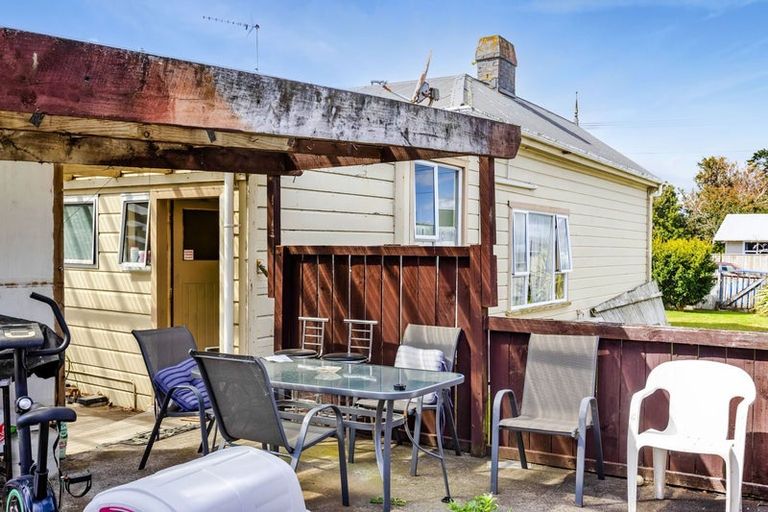 Photo of property in 49 Collins Street, Hawera, 4610