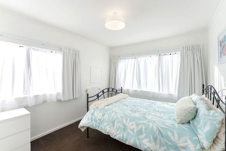 Photo of property in 23 Reeves Street, Waikanae Beach, Waikanae, 5036