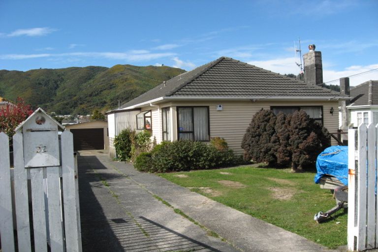 Photo of property in 32 Westminster Road, Wainuiomata, Lower Hutt, 5014