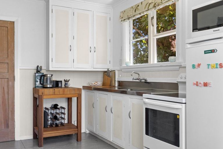 Photo of property in 22 Douglas Road, Amberley, 7410