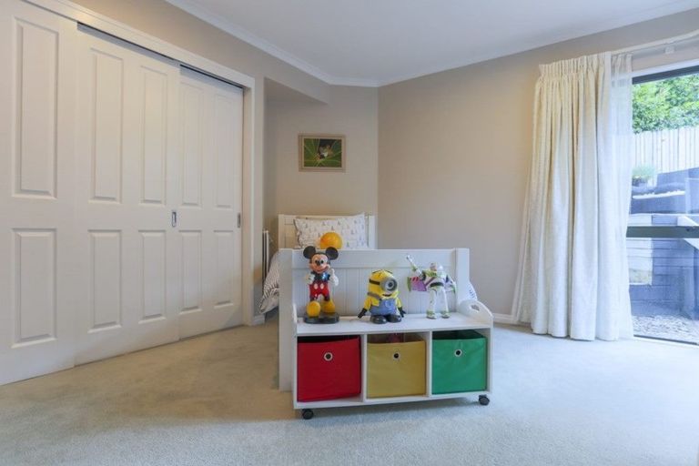 Photo of property in 6 Nottingham Place, Northcross, Auckland, 0630