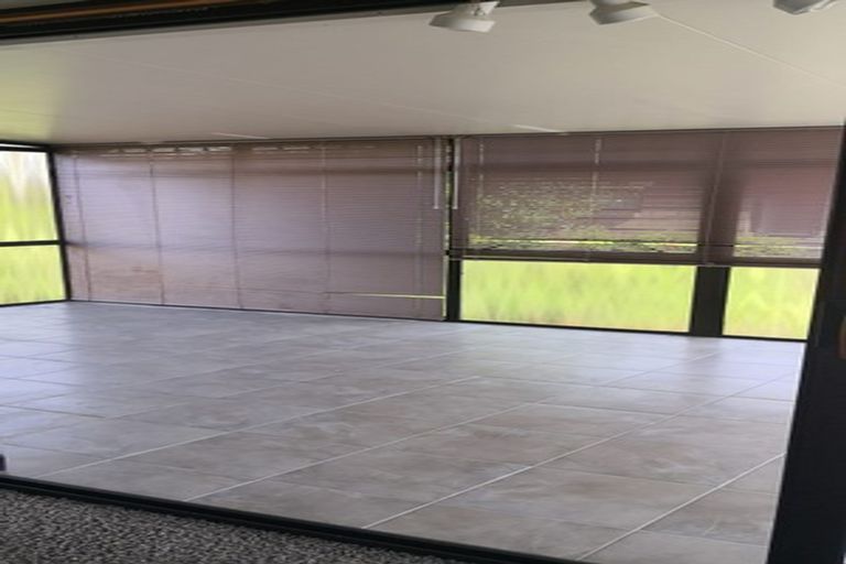 Photo of property in 34a Mark Edward Drive, Half Moon Bay, Auckland, 2012