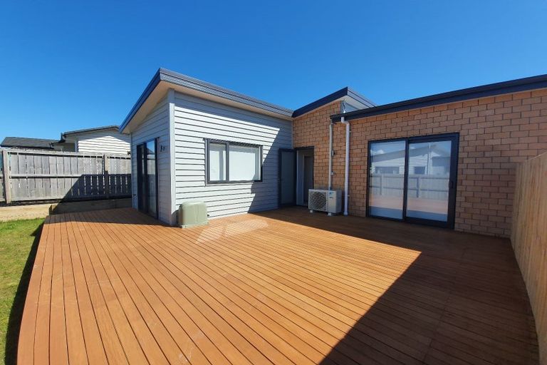 Photo of property in 12 Percheron Road, Pukekohe, 2120