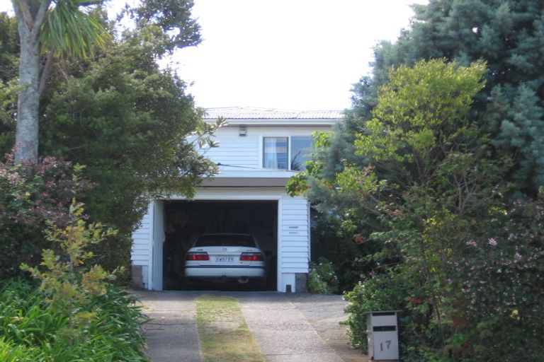 Photo of property in 17 Peter Terrace, Castor Bay, Auckland, 0620
