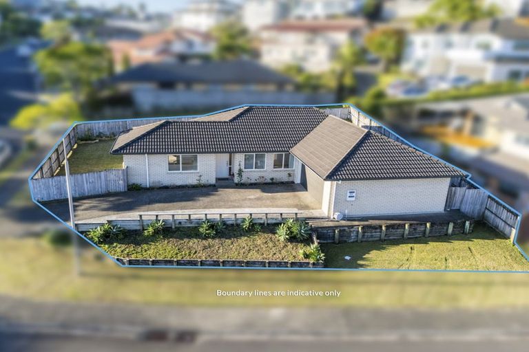 Photo of property in 48 San Marino Drive West, Henderson, Auckland, 0612