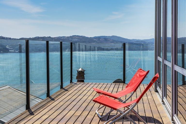 Photo of property in 2 Robieson Lane, Roseneath, Wellington, 6011