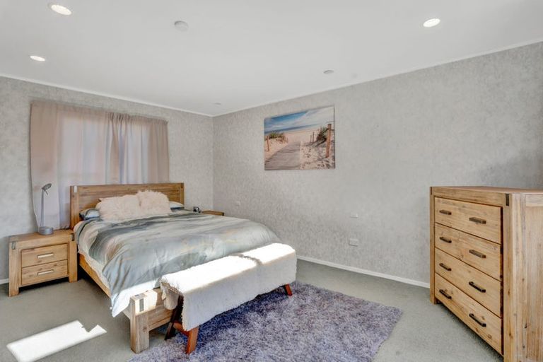 Photo of property in 37 Kowhai Street, Inglewood, 4330