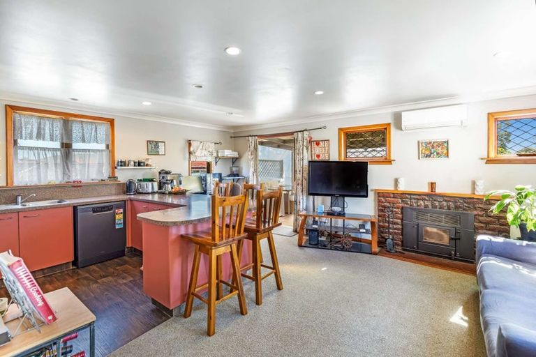 Photo of property in 44 Mckenzie Street, Levin, 5510