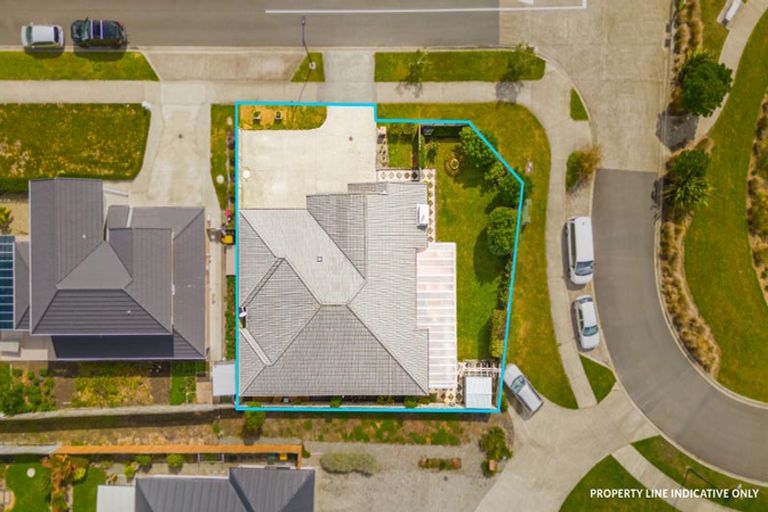 Photo of property in 6 Kahika Grove, Huapai, Kumeu, 0810