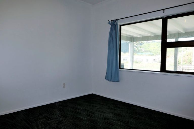 Photo of property in 129 Arawhata Road, Paraparaumu, 5032