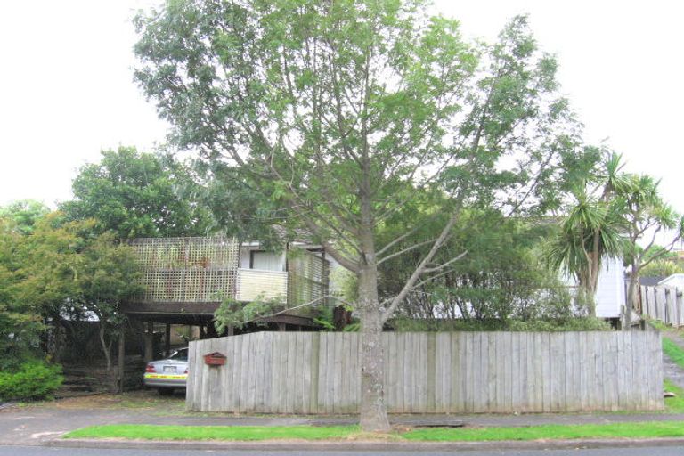Photo of property in 2/66 Kamara Road, Glen Eden, Auckland, 0602