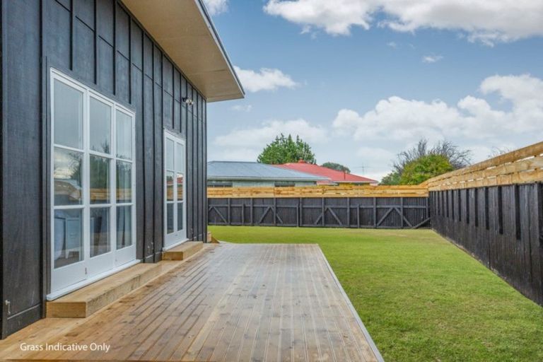 Photo of property in 5a Bradford Place, Awapuni, Palmerston North, 4412