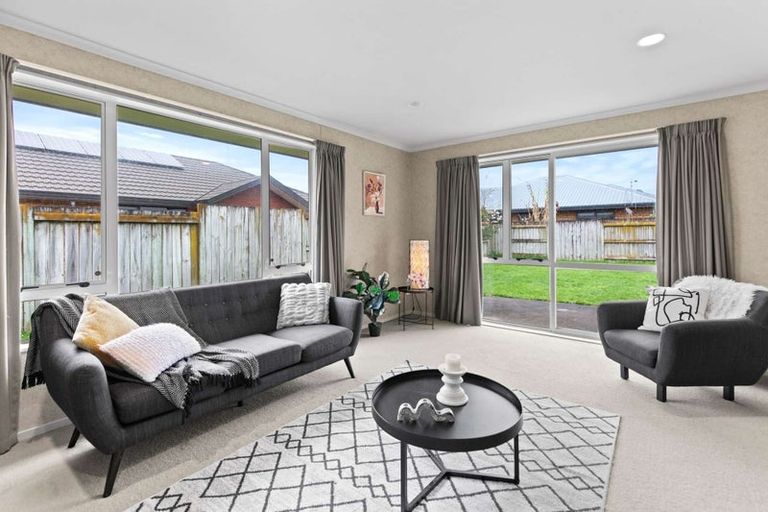 Photo of property in 5 Boston Parade, Kelvin Grove, Palmerston North, 4414