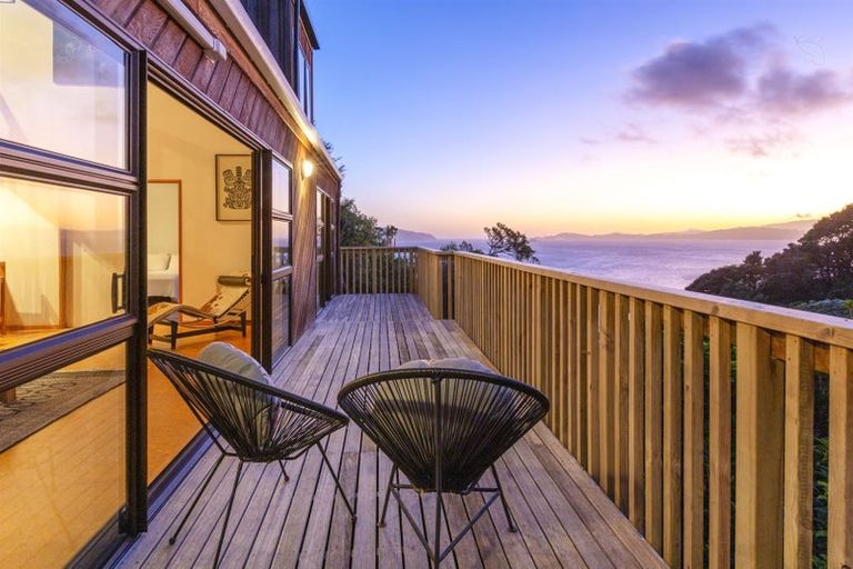 Photo of property in 30 Ngaumatau Road, Point Howard, Lower Hutt, 5013