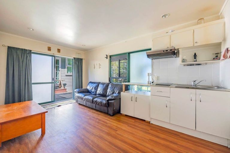 Photo of property in 438 Don Buck Road, Massey, Auckland, 0614