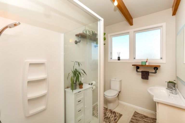 Photo of property in 41 Nevada Drive, Merrilands, New Plymouth, 4312