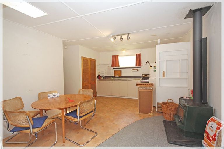 Photo of property in 12 Nelson Street, Foxton Beach, Foxton, 4815