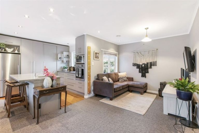 Photo of property in 23 Linwood Avenue, Mount Albert, Auckland, 1025