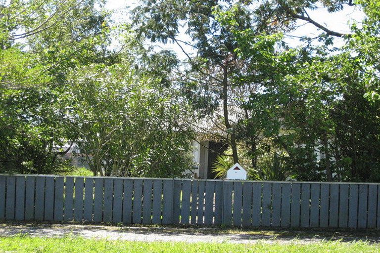 Photo of property in 25 Gladstone Street, Westport, 7825