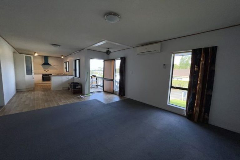 Photo of property in 1/55-65 Chivalry Road, Glenfield, Auckland, 0629