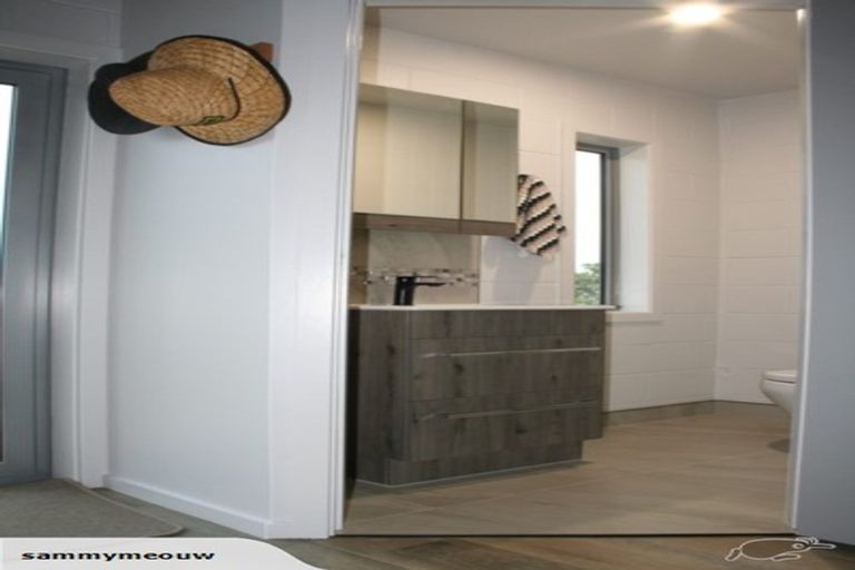 Photo of property in 12 Tairua Heights, Tairua, 3508