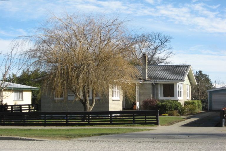 Photo of property in 16 Great North Road, Winton, 9720