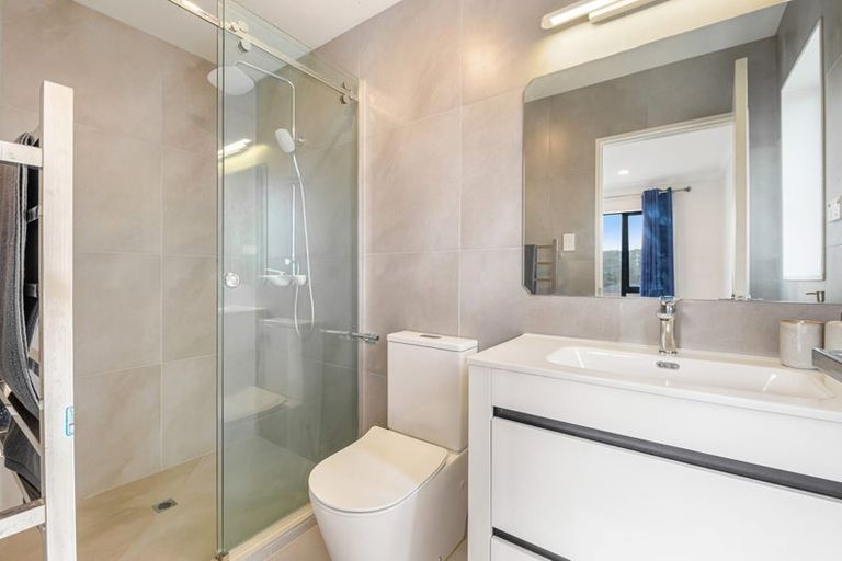 Photo of property in 6 Barrique Road, Kumeu, 0810