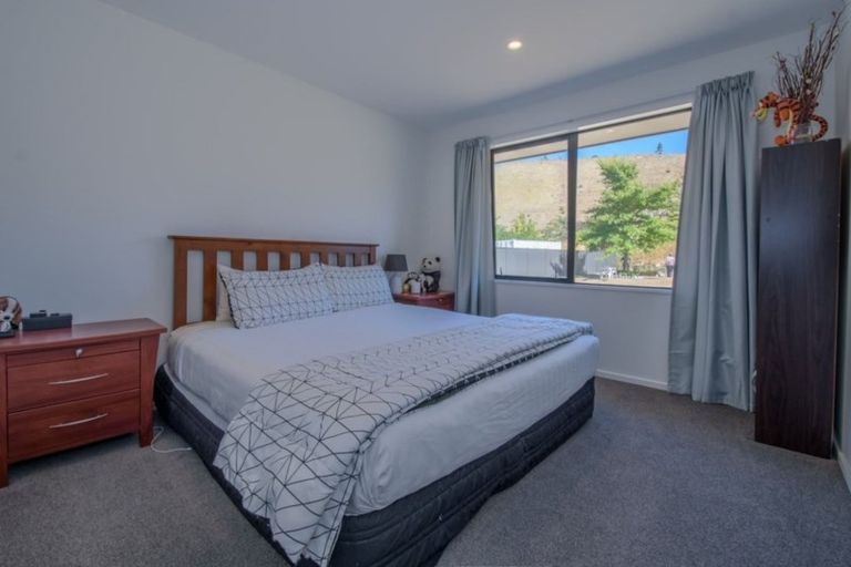 Photo of property in 8 Perriam Place, Mount Pisa, Cromwell, 9383