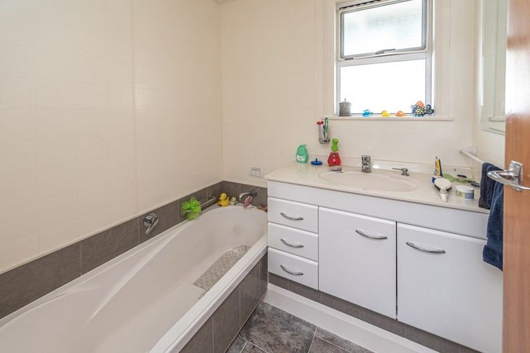 Photo of property in 37 Lewis Avenue, Aramoho, Whanganui, 4500