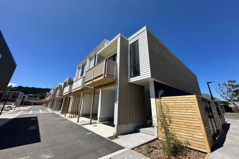 Photo of property in 37 Kamahi Place, Paraparaumu, 5032