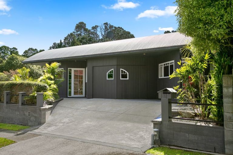 Photo of property in 8 Spencer Place, Merrilands, New Plymouth, 4312