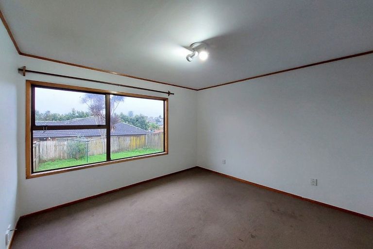 Photo of property in 33 Everglade Drive, Goodwood Heights, Auckland, 2105