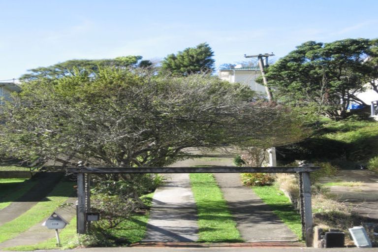 Photo of property in 112a Newlands Road, Newlands, Wellington, 6037