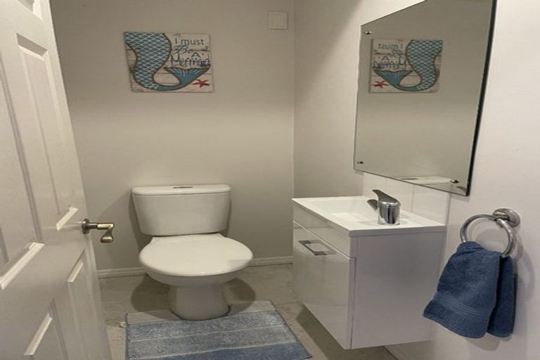 Photo of property in 3 Trelawn Place, Cockle Bay, Auckland, 2014