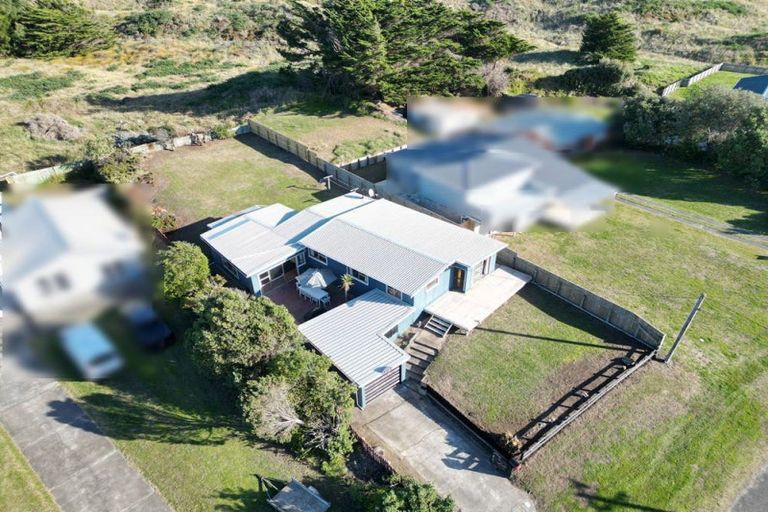 Photo of property in 20 Mack Street, Foxton Beach, Foxton, 4815