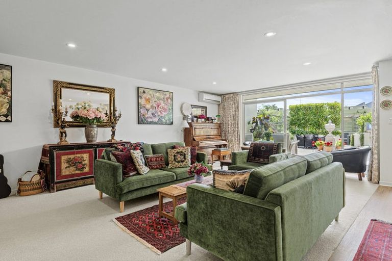 Photo of property in 1/2a Queens Parade, Devonport, Auckland, 0624