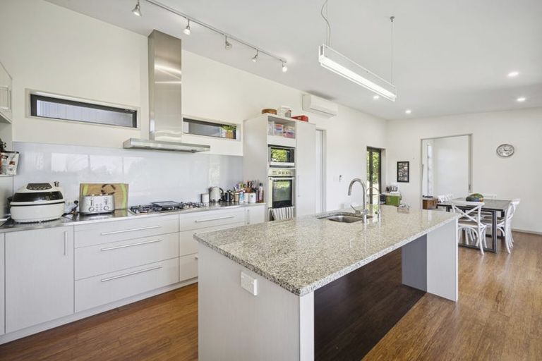 Photo of property in 173 Bing Lucas Drive, Tawa, Wellington, 5028