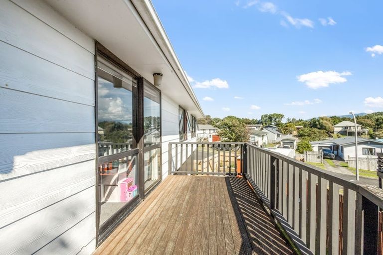 Photo of property in 13 Tahurangi Place, Spotswood, New Plymouth, 4310