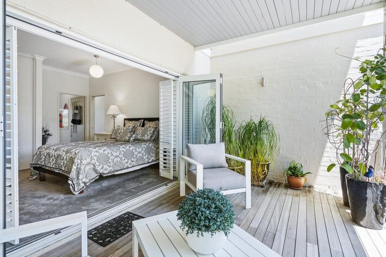 Photo of property in 4 Puriri Boulevard, Orewa, 0931