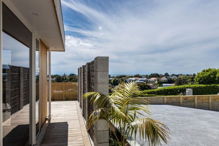 Photo of property in 9a Lemont Place, Westown, New Plymouth, 4310