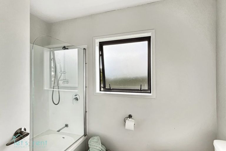 Photo of property in 3 Capella Place, Manurewa, Auckland, 2102